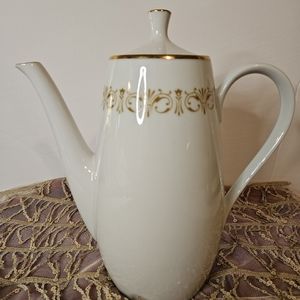 Imperial Gold by SHEFFIELD Coffee Pot And Lid Tea Pot Mint Condition 504